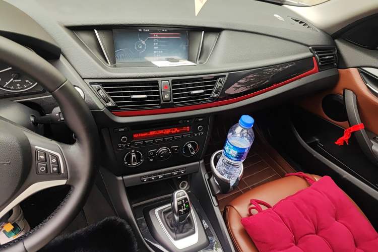 Used BMW X1 2015 sDrive18i Fashion Upgrade Edition Audio And AC Panel