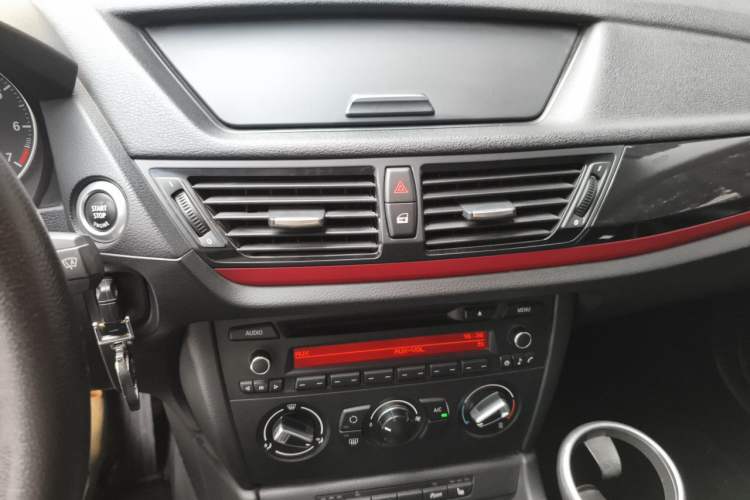 Used BMW X1 2015 sDrive18i Fashion Upgrade Edition Audio And AC Panel