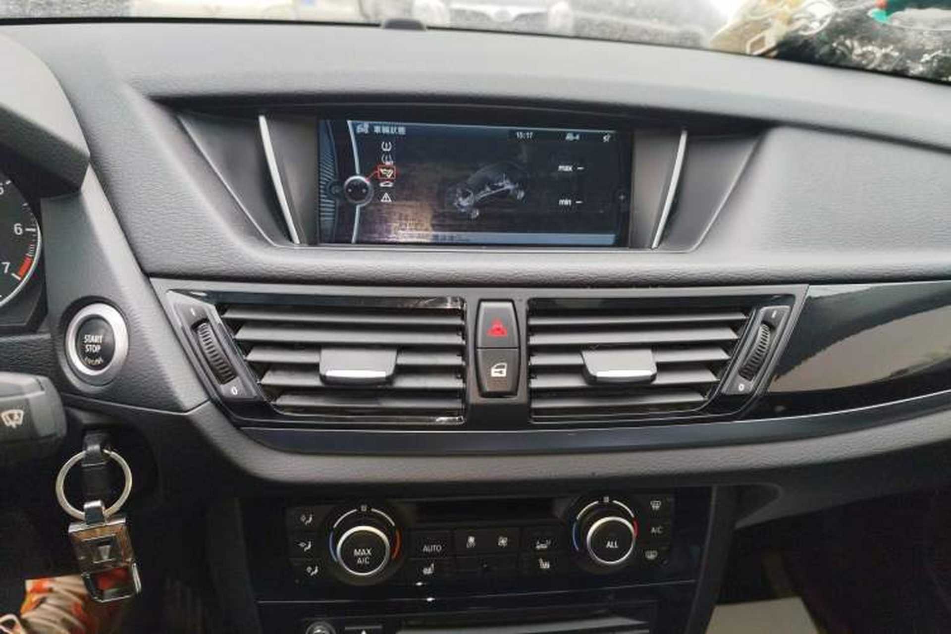 Used BMW X1 2015 sDrive18i Leading Edition Audio And AC Panel