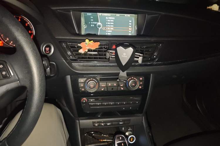 Used BMW X1 2015 sDrive18i Leading Edition Audio And AC Panel