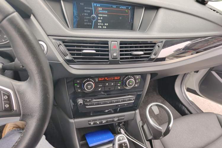 Used BMW X1 2015 sDrive18i Leading Edition Audio And AC Panel