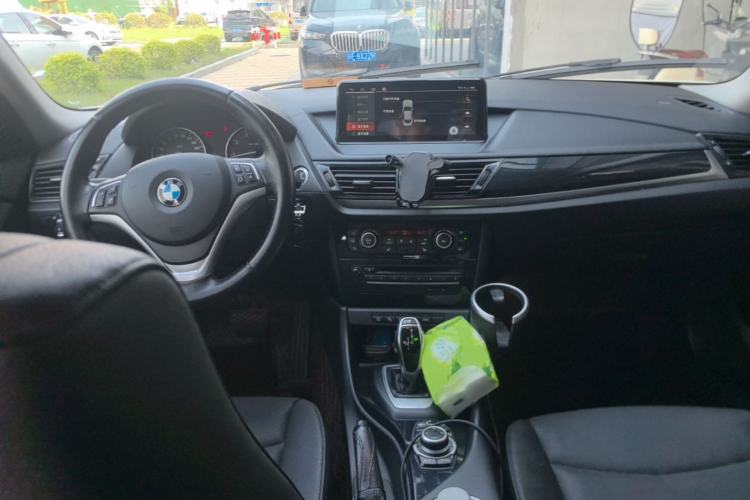 Used BMW X1 2015 sDrive18i Leading Edition Center Console