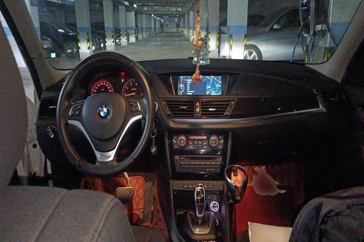 Used BMW X1 2015 sDrive18i Leading Edition Center Console