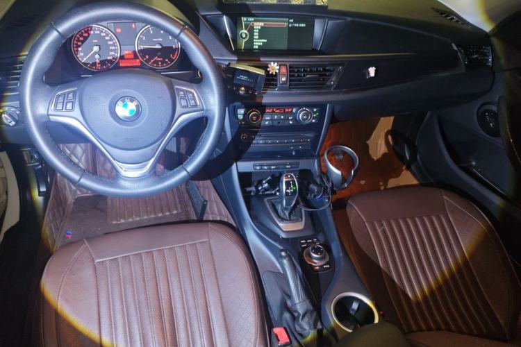 Used BMW X1 2015 sDrive18i Leading Edition Center Console