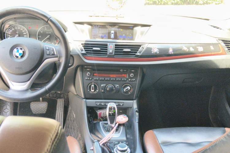 Used BMW X1 2015 sDrive18i Fashion Upgrade Edition Center Console