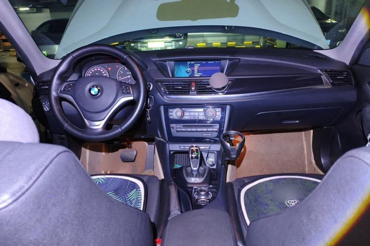 Used BMW X1 2015 sDrive18i Leading Edition Center Console