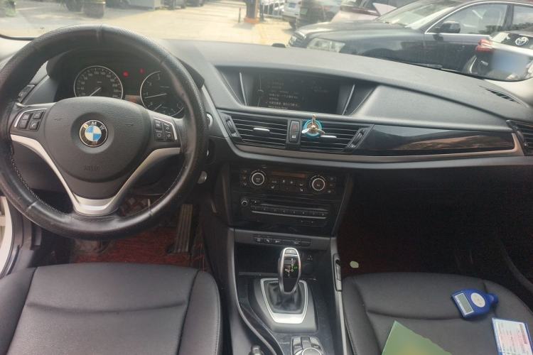 Used BMW X1 2015 sDrive18i Leading Edition Center Console