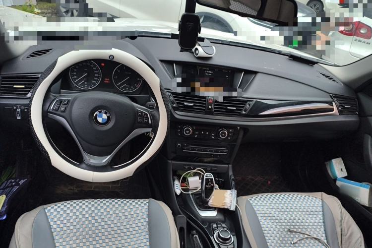 Used BMW X1 2015 sDrive18i Leading Edition Center Console