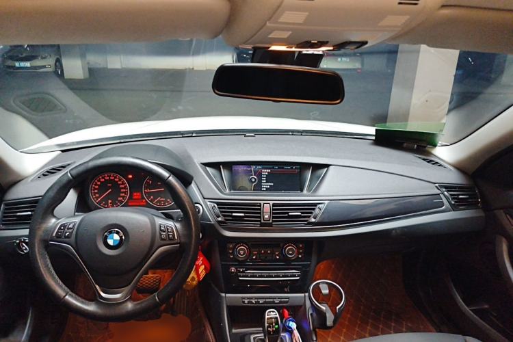 Used BMW X1 2015 sDrive18i Leading Edition Center Console