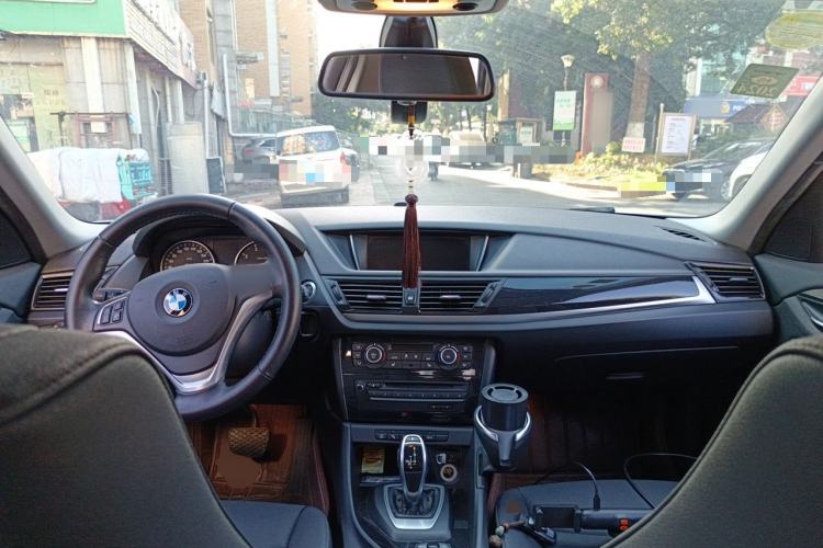 Used BMW X1 2015 sDrive18i Leading Edition Center Console