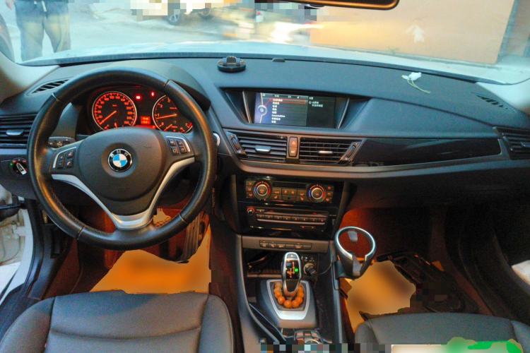 Used BMW X1 2015 sDrive18i Leading Edition Center Console