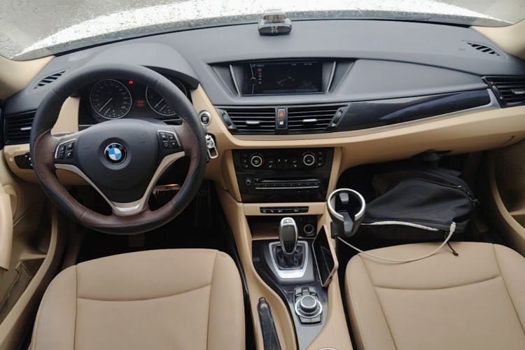 Used BMW X1 2015 sDrive18i Leading Edition Center Console