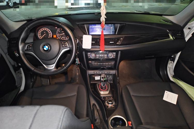 Used BMW X1 2015 sDrive18i Leading Edition Center Console