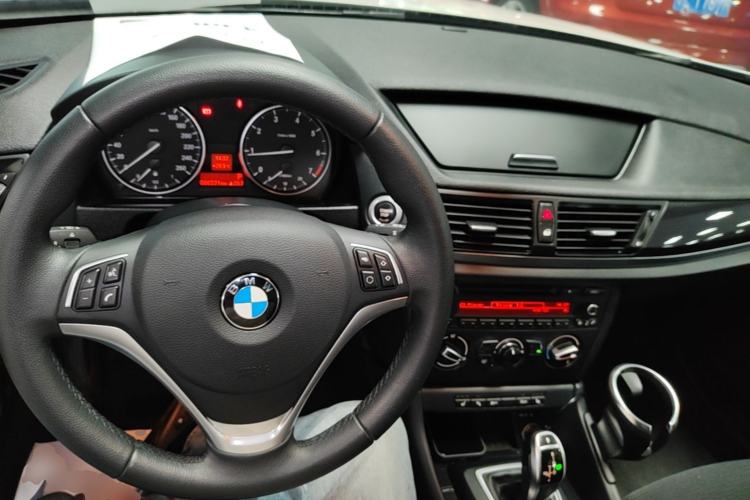 Used BMW X1 2015 sDrive18i Fashion Upgrade Edition Center Console