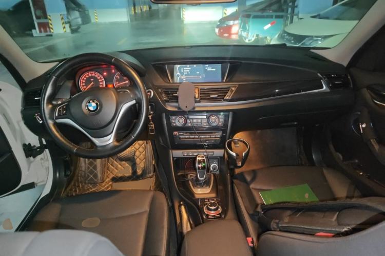 Used BMW X1 2015 sDrive18i Leading Edition Center Console