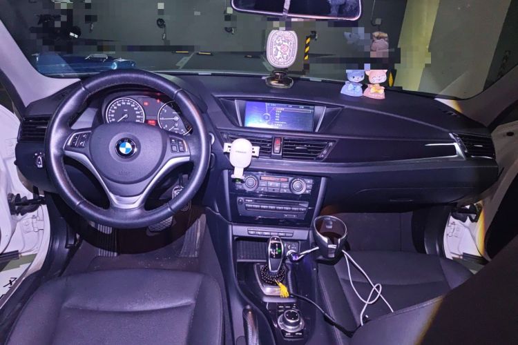 Used BMW X1 2015 sDrive18i Leading Edition Center Console