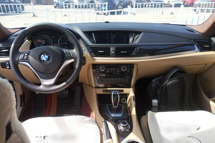 Used BMW X1 2015 sDrive18i Leading Edition Center Console