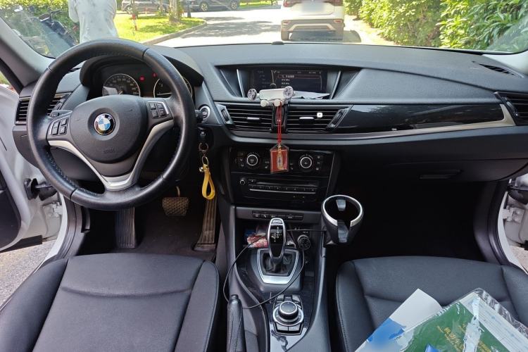 Used BMW X1 2015 sDrive18i Leading Edition Center Console