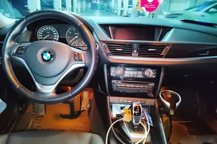 Used BMW X1 2015 sDrive18i Leading Edition Center Console