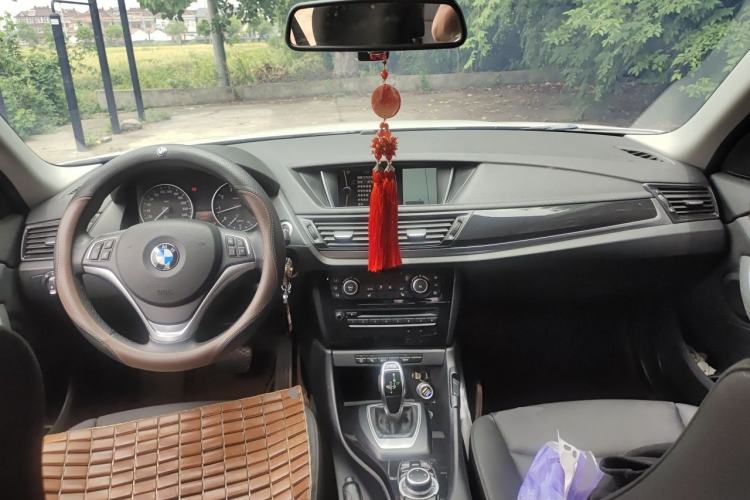 Used BMW X1 2015 sDrive18i Leading Edition Center Console