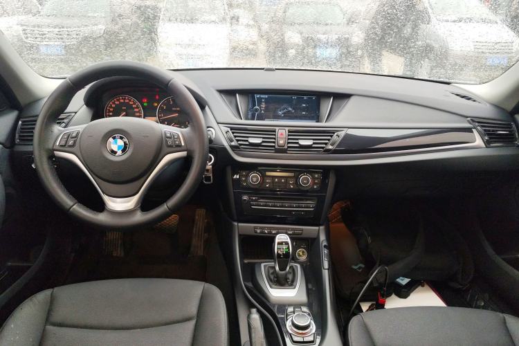 Used BMW X1 2015 sDrive18i Leading Edition Center Console