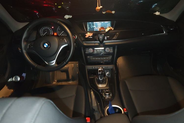 Used BMW X1 2015 sDrive18i Leading Edition Center Console