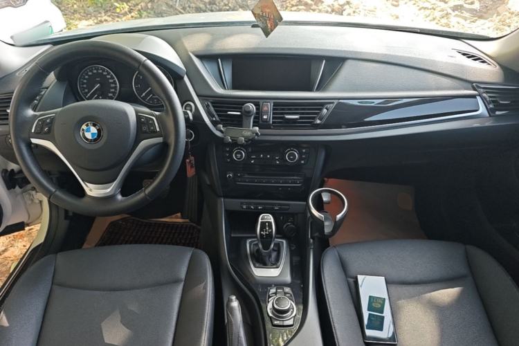 Used BMW X1 2015 sDrive18i Leading Edition Center Console
