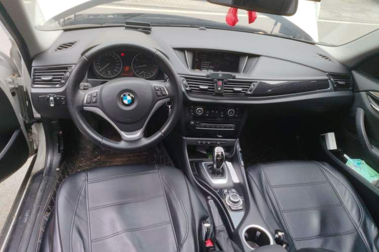 Used BMW X1 2015 sDrive18i Leading Edition Center Console