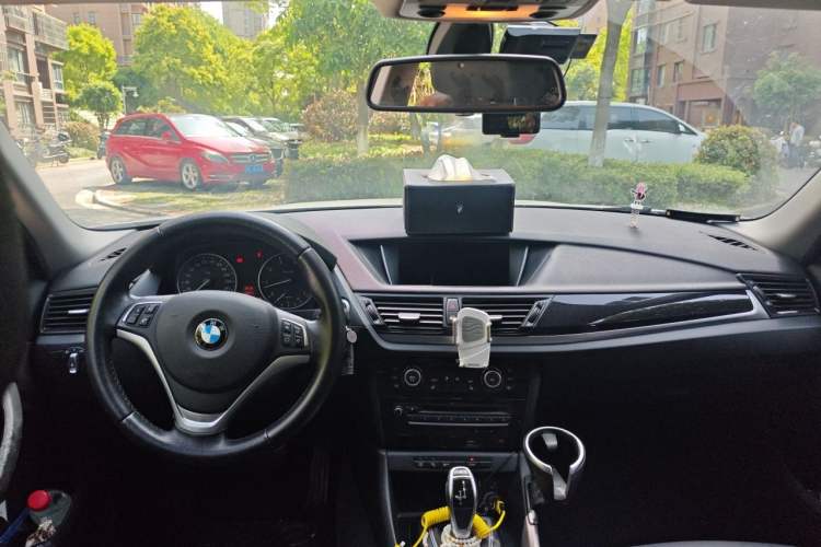 Used BMW X1 2015 sDrive18i Leading Edition Center Console