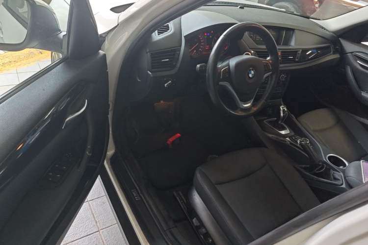 Used BMW X1 2015 sDrive18i Leading Edition Driver Seat