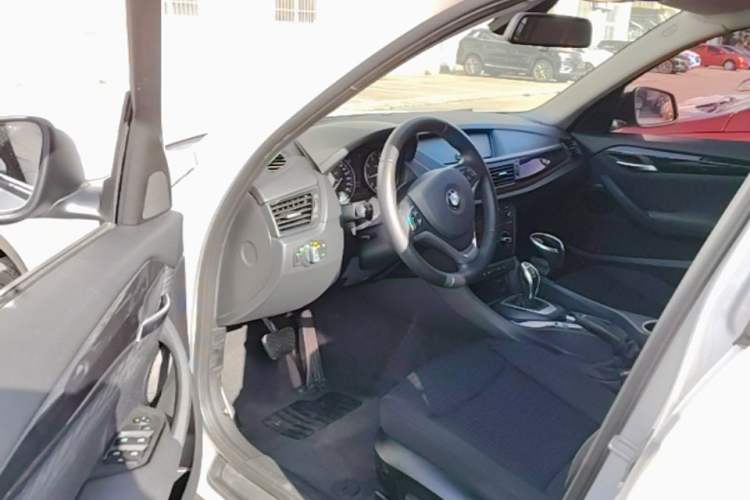 Used BMW X1 2015 sDrive18i Fashion Upgrade Edition Driver Seat