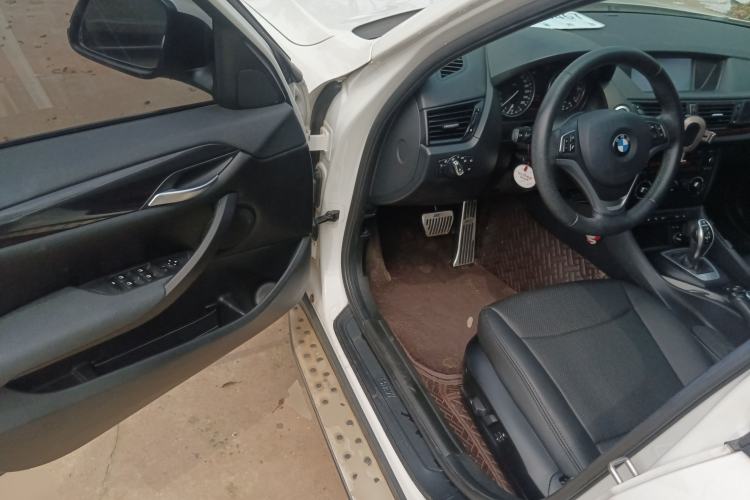 Used BMW X1 2015 sDrive18i Fashion Upgrade Edition Driver Seat