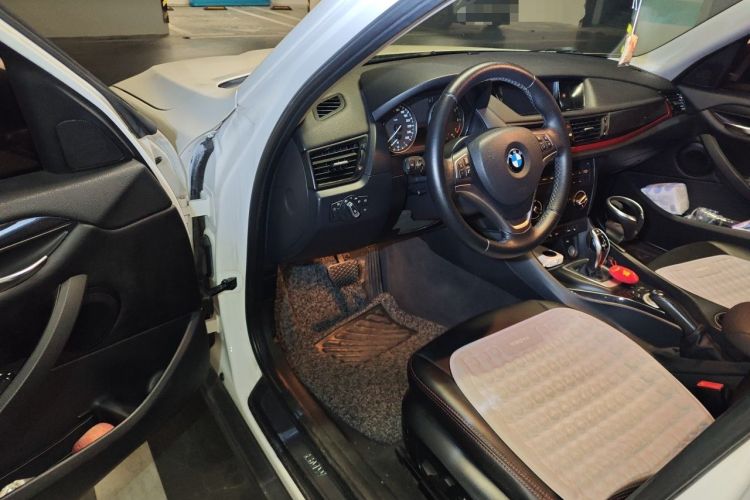 Used BMW X1 2015 sDrive18i Fashion Upgrade Edition Driver Seat