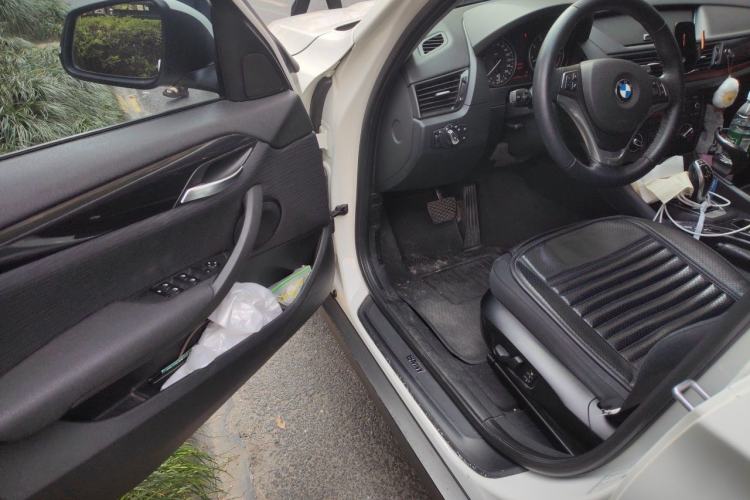 Used BMW X1 2015 sDrive18i Fashion Upgrade Edition Driver Seat
