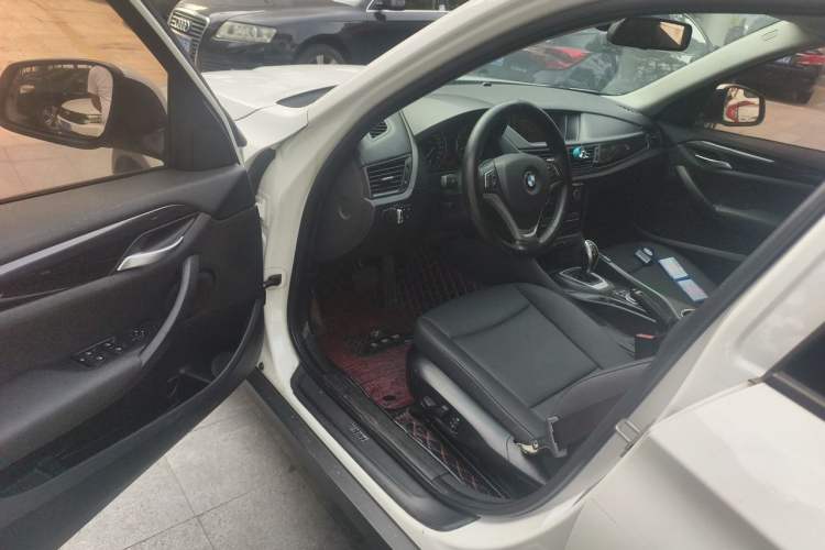 Used BMW X1 2015 sDrive18i Leading Edition Driver Seat