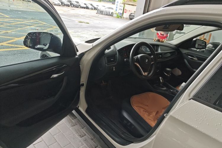 Used BMW X1 2015 sDrive18i Fashion Upgrade Edition Driver Seat
