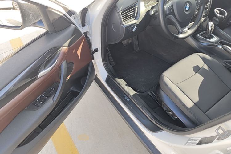 Used BMW X1 2015 sDrive18i Fashion Upgrade Edition Driver Seat
