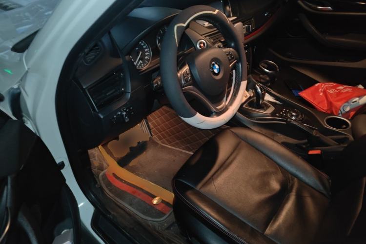Used BMW X1 2015 sDrive18i Fashion Upgrade Edition Driver Seat