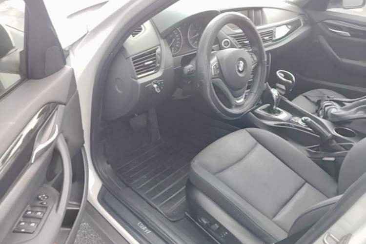 Used BMW X1 2015 sDrive18i Leading Edition Driver Seat