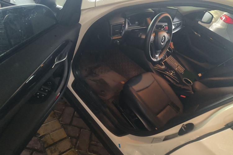 Used BMW X1 2015 sDrive18i Fashion Upgrade Edition Driver Seat
