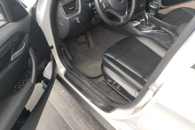 Used BMW X1 2015 sDrive18i Fashion Upgrade Edition Driver Seat