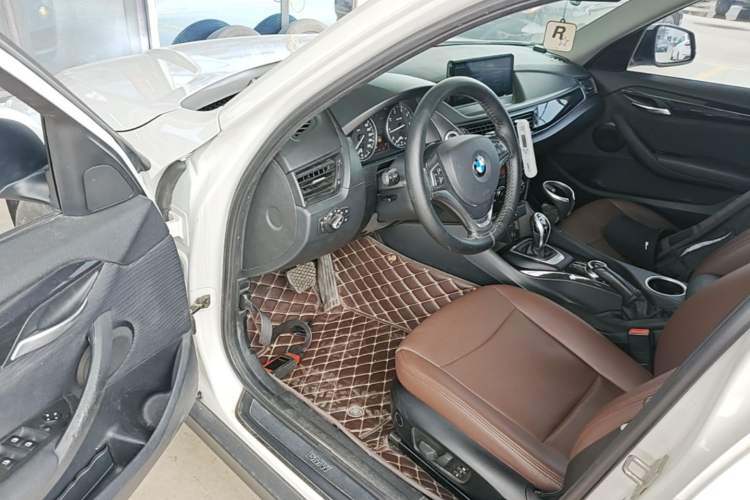 Used BMW X1 2015 sDrive18i Fashion Upgrade Edition Driver Seat
