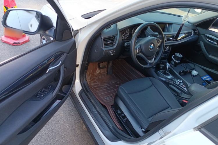 Used BMW X1 2015 sDrive18i Leading Edition Driver Seat