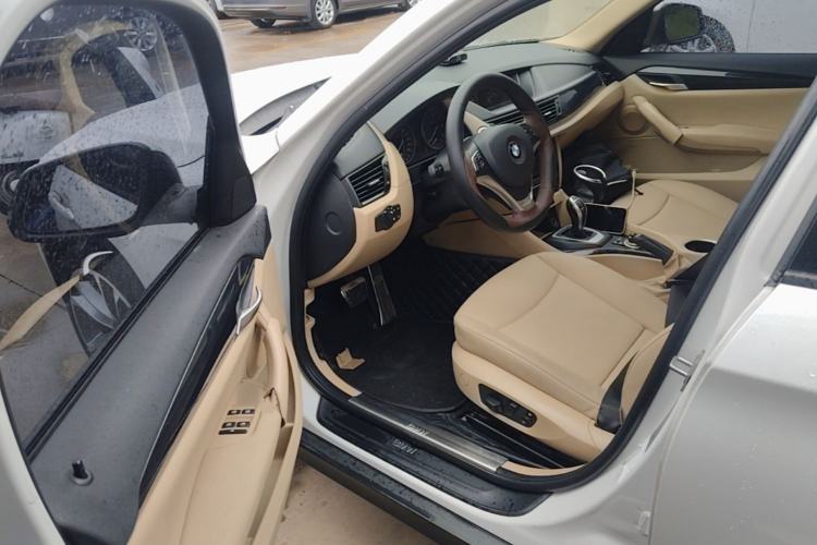 Used BMW X1 2015 sDrive18i Leading Edition Driver Seat