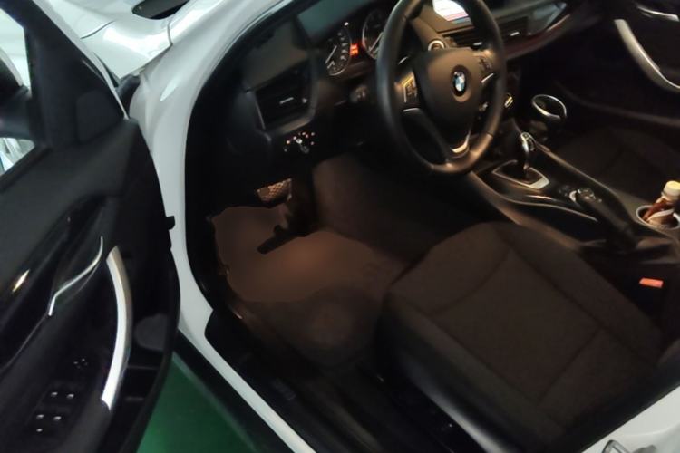 Used BMW X1 2015 sDrive18i Fashion Upgrade Edition Driver Seat