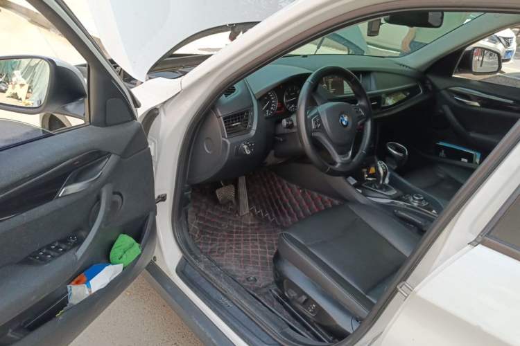 Used BMW X1 2015 xDrive20i Fashion Upgrade Edition Driver Seat