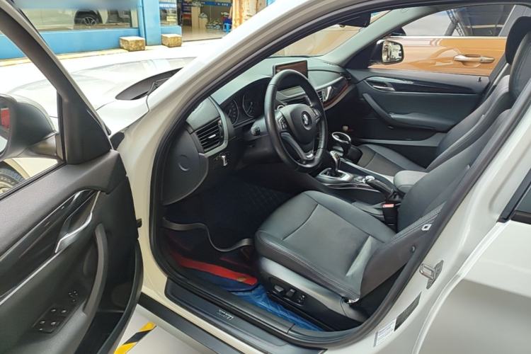 Used BMW X1 2015 sDrive18i Fashion Upgrade Edition Driver Seat