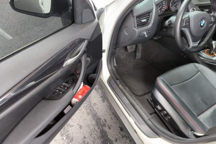 Used BMW X1 2015 sDrive18i Fashion Upgrade Edition Driver Seat