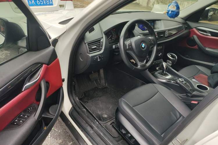 Used BMW X1 2015 sDrive18i Fashion Upgrade Edition Driver Seat