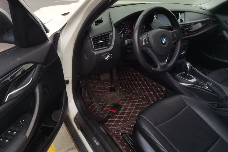 Used BMW X1 2015 sDrive18i Fashion Upgrade Edition Driver Seat